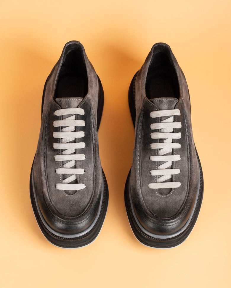 Chomo · casual · gray