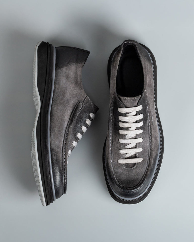 Chomo · casual · gray