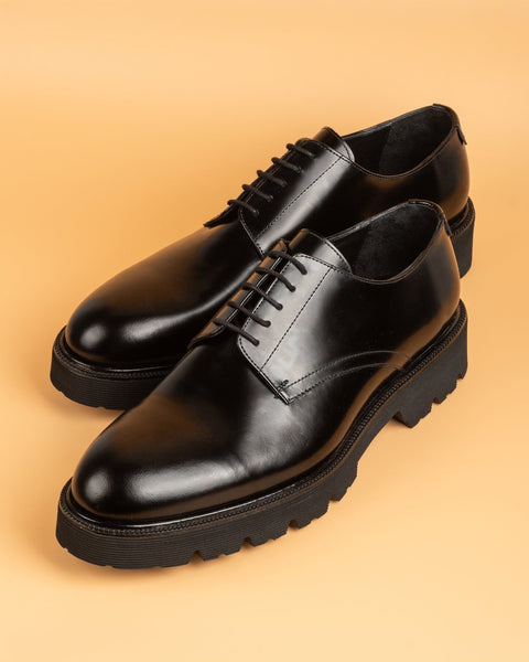 Jaya · blucher · negro
