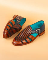 Kinabalu · sandalia · azul marino y coñac