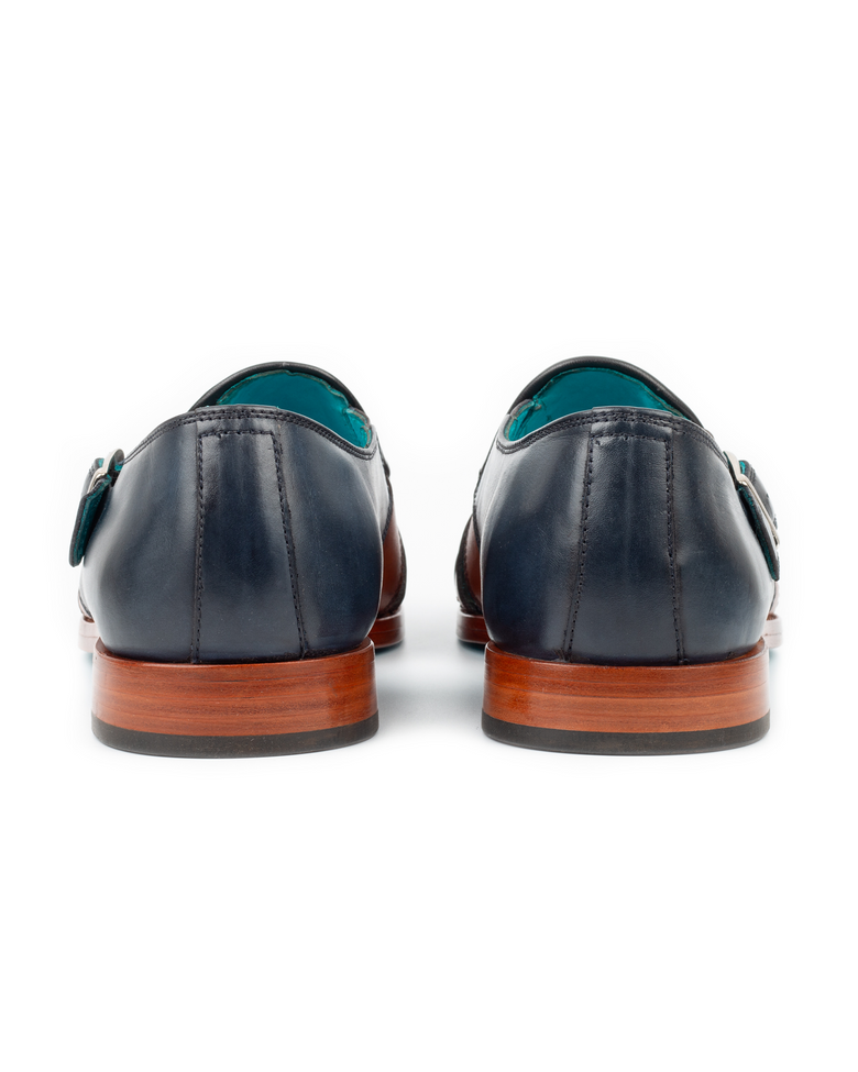 Kinabalu · sandalia · azul marino y coñac