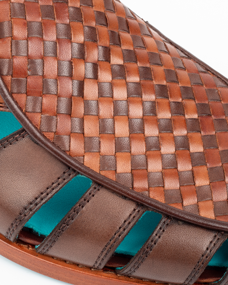 Kinabalu · sandalia · coñac y marrón
