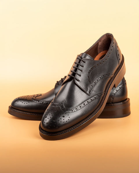 Kongur · derby · noir