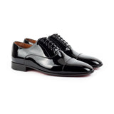 Victoria · oxford · black