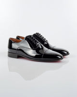 Victoria · oxford · black
